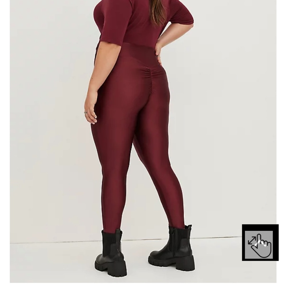 Brand New Torrid  full length signature waist ruched back liquid leggings